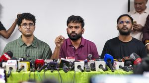துணை முதல்வருக்கு மட்டும் எப்படி அனுமதி? மும்பை போராட்டத்துக்கு அனுமதி மறுப்பு.. CJP கேள்வி