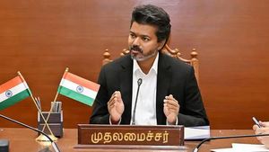 சட்டம் ஒழுங்கு சீர்குலைவுக்கு யார் காரணம்? முதல்வர் விஜய் அரசு சறுக்குவது எங்கே? அலசல் 