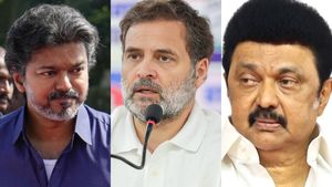 விஜய்யை நம்பி ஏமாந்துட்டேன்? ஸ்டாலின் இப்படி செஞ்சிருக்க மாட்டார்? ராகுல் காந்தி ஆதங்கம்? 