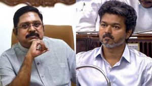 “பார்க்க அமைதியாக இருந்துகொண்டு.. மிகவும் நரித்தனமாக செயல்படுகிறார் விஜய்” - பாய்ந்த டிடிவி தினகரன்!