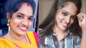 திருச்சி சாதனா யூடியூப் சேனல் முடக்கம்.. முன்ஜாமீனும் போச்சு.. அடுத்து இதுதான் நடக்கப் போகுதா?   