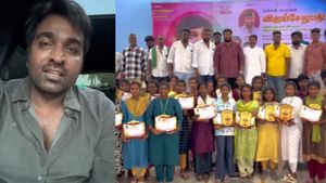 விழுப்புரம் அரசு பள்ளியில் விஜய் சேதுபதி.. மாணவர்களுக்கு திடீர் பரிசு மழை.. அங்கே தான் 2 டவுட்டு