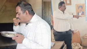 கிருஷ்ணகிரி பள்ளியில் தக்காளி சாதத்தை பார்த்ததும் கடுப்பான கலெக்டர்! ரேஷன் கடையில் இறங்கி.. செம