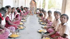காலை உணவு திட்டம்.. புதிய பெயர் பலகைக்கு நிதி கொடுக்காத கல்வித்துறை.. கவலையில் தலைமை ஆசிரியர்கள்! 