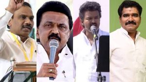 ஆ.ராசாவை ஏன் மன்னிப்பு கேட்க வெச்சீங்க? தவெக பேசுறது தெரியலையா? அட, இவர் திமுகவினரையே கேட்டுட்டாரே