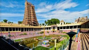 மதுரை மீனாட்சி அம்மன் கோயில் கும்பாபிஷேகத்தில் 