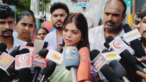 கட்டதொரைக்கு கட்டம் சரியில்ல.. விஜய் சேதுபதிக்கு காசு வாங்கிட்டு பேசுறாரு! கணித்த கனிமொழி சந்தோஷ்! 