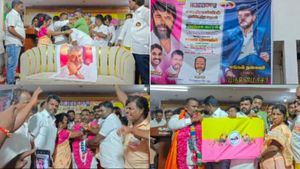 2031ல் அஜித் தான் முதல்வர்.. அவரால்தான் தமிழ்நாட்டை காப்பாற்ற முடியும்! அநமு கழகத்தினர் பேட்டி! 