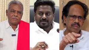 ஆட்சி கலைப்பு.. ஆளுநர் வெயிட்டிங்? யார் தயவிலும் ஆட்சி நடக்கல.. தோழர்களுக்கு பதிலடி கொடுத்த தவெக! 