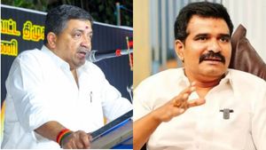 பிடிஆர் vs சிடிஆர்.. மீனாட்சியம்மன் கோயில் குடமுழுக்கு பத்திரிகையில் விடுபட்ட அம்மாவின் பெயர்! 