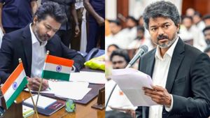 லோக்சபா தேர்தலில் தவெக தனித்தே களமிறங்கும்.. விஜய் கணக்கு இதுதான்.. சொல்கிறார் சுவாமிநாதன்! 