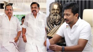 திமுகவுக்கு உதயநிதி போல.. அதிமுகவுக்கு இளையவரை கண்டறிய வேண்டும்.. எடப்பாடிக்கு வரும் அட்வைஸ்!
