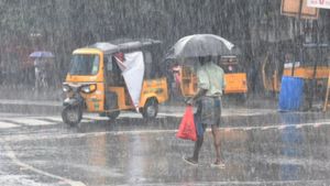 சென்னை டூ நாமக்கல்.. அடி வெளுக்கப்போகும் பேய் மழை! வானிலை அலர்ட்