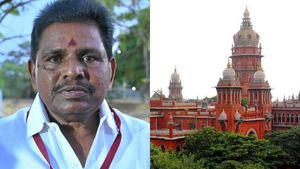 தேவாலயத்துக்கு சொந்தமான நில மோசடி புகார்.. அனிதா ராதாகிருஷ்ணனுக்கு எதிரான வழக்கில் ஹைகோர்ட் உத்தரவு 