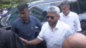 “இங்கிலாந்து மன்னரா?” ஐகோர்ட் வைத்த குட்டு.. தமிழக நிதி அமைச்சர் மரிய வில்சன் இன்று கோர்ட்டில் ஆஜர்!