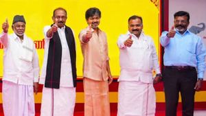 இடைத்தேர்தல்: தவெக சார்பில் பிரச்சாரக் களத்தில் 40 ஸ்டார் பேச்சாளர்கள்.. லிஸ்ட்டை பாருங்க!