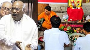 கார்கே நின்ற இடத்தை தூய்மைப்படுத்த பூஜை.. ஒரு மாதத்திற்கு பிறகு வழக்குப்பதிவு செய்த போலீஸ் 