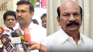 கொளத்தூர் தவெக எம்எல்ஏ விஎஸ் பாபு உடல் நிலை எப்படி உள்ளது? நேரில் பார்த்த அமைச்சர் அருண்ராஜ் அப்டேட் 