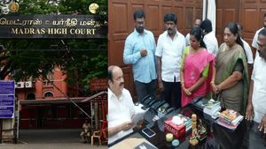 “எம்.எல்.ஏக்கள் ராஜினாமா செய்ய முழு உரிமை உள்ளது.. ஆனால்..” - ஐகோர்ட் நீதிபதிகள் காட்டம்!