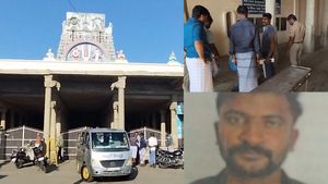 ஸ்ரீவைகுண்டம்  கள்ளபிரான் கோவில் நுழைவு வாயிலில் இளைஞர் மர்ம மரணம் 