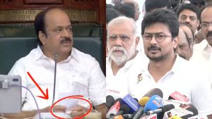 “ஏதோ துண்டு சீட்டை பார்த்ததும் பேச வாய்ப்பு தர சபாநாயகர் மறுத்துவிட்டார்