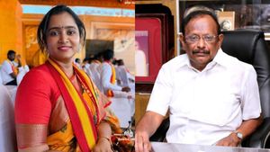 திமுக முன்னாள் அமைச்சர் ரகுபதி வெற்றியை எதிர்த்து தவெக சிந்து தொடர்ந்த தேர்தல் வழக்கு நிராகரிப்பு!