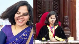 பர்கர் சாப்பிட்டாலும் தப்பு..ஹேர்கட் பண்ணாலும் தப்பு! என்னை ஏன் குறிவைக்குறீங்க! மேயர் பிரியா வேதனை!