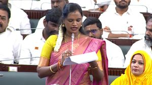 மொதல்ல இவங்ககிட்ட இருந்து தான் தமிழைக் காப்பாத்தனும்! என்னது காணீயான் பூங்குன்றானா? உளறிய MLA பல்லவி