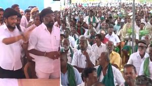 ஏமாற்றிய சிஎம் விஜய் .. திருச்சியை தெறிக்க விடும் விவசாயிகள்! பேசச் சென்ற அமைச்சர்களுக்கு நோஸ் கட்!