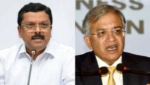 பாஜக சார்பில் தேர்தலில் போட்டியிட சொன்னார்.. ஞானேஷ்குமார் மீது கேரளா முன்னாள் தலைமை செயலர் புகார்
