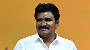 “ரத்தீஷ் யார்? அவரை அமைச்சர்கள், அதிகாரிகள் ஏன் பார்த்தார்கள்?” சிடிஆர் நிர்மல்குமார் கேள்வி