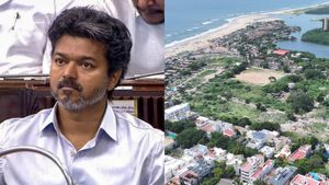 பட்டினப்பாக்கத்தில் தான் தலைமைச் செயலகம்.. உறுதியாக இருக்கும் சிஎம் விஜய்! அமைச்சர் சிடிஆர் சூசகம்! 