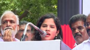 அம்மாவை பழித்தவனை எப்படி விடமாட்டோமோ? அது போல் ஸ்டாலினை தொட்டவரை விடமாட்டேன்! மேயர் பிரியா ஆவேசம்