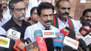 வருஷநாடு, மேகமலைக்காக நாங்கள் உயிர் தியாகம் செய்யக்கூட தயாராக உள்ளோம்.. கதிரவன் பேட்டி