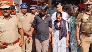 கூடுவாஞ்சேரி பெண் கொலையில் திடுக்! கர்ப்பிணி நிஷாவை கூறு போட்டு வினிகர் ஊற்றி.. கொடூர தம்பதி!