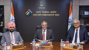 தன்னிச்சையாக செயல்படும் தலைமை தேர்தல் ஆணையர் ஞானேஷ்குமார்! முரண்பட்ட 2 ஆணையர்கள்! அம்பலமான மோதல்