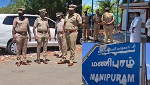 நெல்லையில் நிலத்தகராறு! 2 பேர் கத்தியால் குத்தி படுகொலை! பட்டப்பகலில் பயங்கரம்! மேலும் இருவர் காயம்