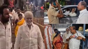 ஒரு காலத்துல எப்படி இருந்த மனுஷன்.. கண்டு கொள்ளாத ஆபீசர்ஸ்! பொது தரிசன வரிசையில் சேகர் பாபு! 