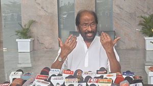 ஆட்சிக்கு வந்துட்டா எல்லாத்தையும் மறந்துடுவீங்களா? வரலாறை படிங்க! விஜய்க்கு திருச்சி சிவா அட்வைஸ்