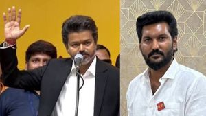 அமைச்சர் சரத்குமாருக்கு கல்தா.. முதல்வர் விஜய் எடுத்த அதிரடி முடிவு.. கவனிச்சீங்களா!