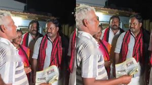 தவெக ஓட்டுக்கு ரூ.5 ஆயிரம் தராங்க.. நீங்களும் தருவீங்களா? வாக்காளர் கேள்வியால் அதிர்ந்த திமுகவினர்! 