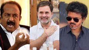 வைகோ போட்ட நங்கூரம்.. இப்பவே லோக்சபா கணக்கு? ராகுலை தூக்கிப் பிடிக்க இதுவா காரணம்? அப்ப விஜய்?