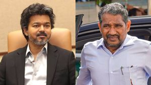 இதெல்லாம் வன்னியரசு கேட்க மாட்டாரோ.. ஆகாஷ் குடும்பம் சிறைபிடிப்பு.. விசிக சீனிலேயே காணோமே! 