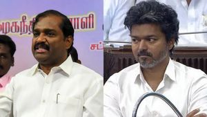 டெல்லிக்கு தமிழ்நாடு அரசு துணைபோகிறதா?  கோயில் அறிவிப்புகளில் இந்தி நுழைந்தது எப்படி?