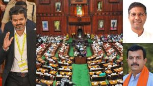 விஜய்க்கு கர்நாடகா சட்டசபையில் பாராட்டு.. அடுத்தடுத்து புகழ்ந்த பாஜக எம்எல்ஏக்கள்.. பின்னணி