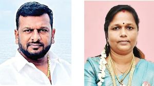 குமரி ரவுடி இறப்பில் அதிர்ச்சி ட்விஸ்ட்.. கணவரை கொன்ற தவெக பெண் நிர்வாகி கைது!