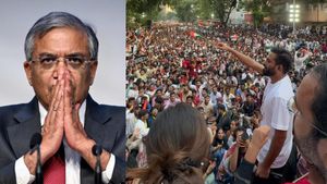 மீண்டும் டெல்லி ஜந்தர் மந்தர்.. நாடு முழுதும் இருந்து குவியும் கரப்பான்பூச்சிகள்! மத்திய அரசுக்கு வார்னிங்