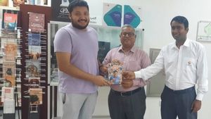 துபாயில் கலைமாமணி கு. ஞானசம்பந்தன் கருவூலம் நூல் அறிமுகம்.. வாசகர்கள் உற்சாக வரவேற்பு! 