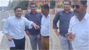 தூய சக்தி ஆட்சினு சொன்னாங்க! திருச்சி-கரூர் சாலையில் வசூல் வேட்டை! கையும் களவுமாக பிடித்த வழக்கறிஞர்