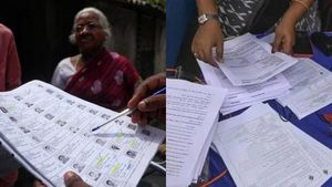 வாக்காளர் பட்டியலில் முறைகேடு! முஸ்லிம் பெயர்களை நீக்க போலி பார்ம்-7.. அம்பலமான அதிர்ச்சி பின்னணி! 